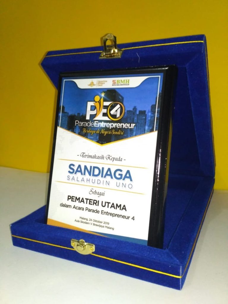 Rumah Plakat